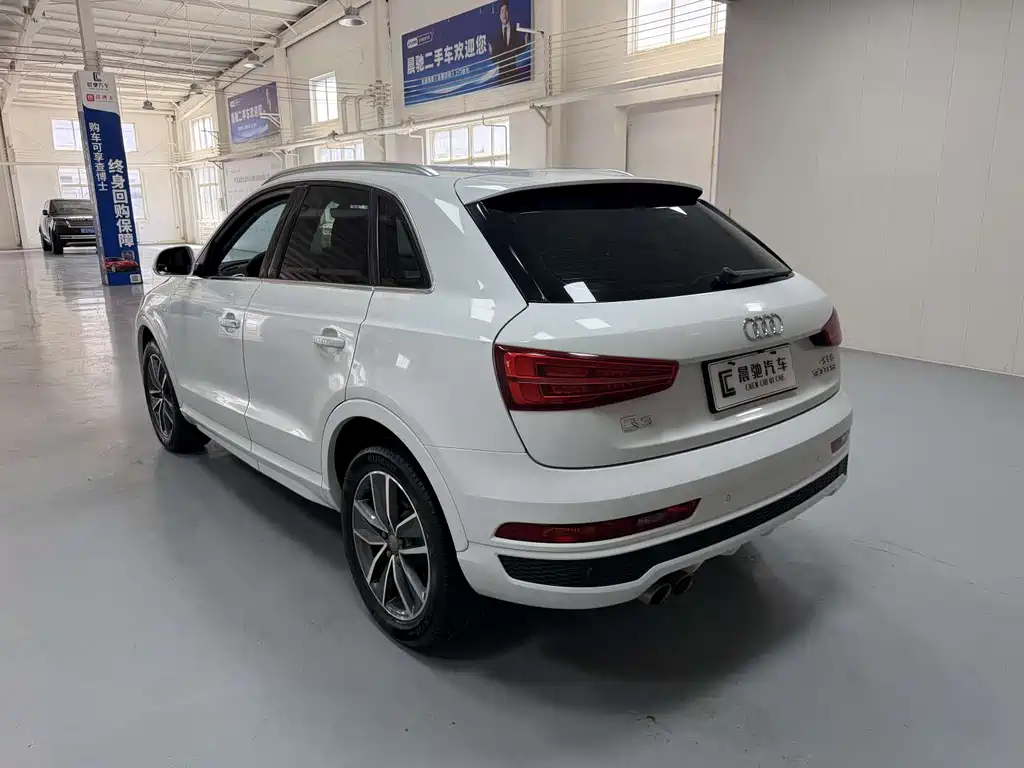 Audi Q3 2019 — фото 6