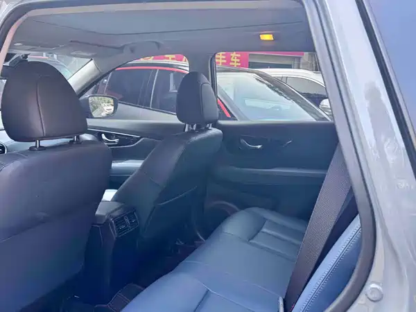 Nissan X-Trail 2025