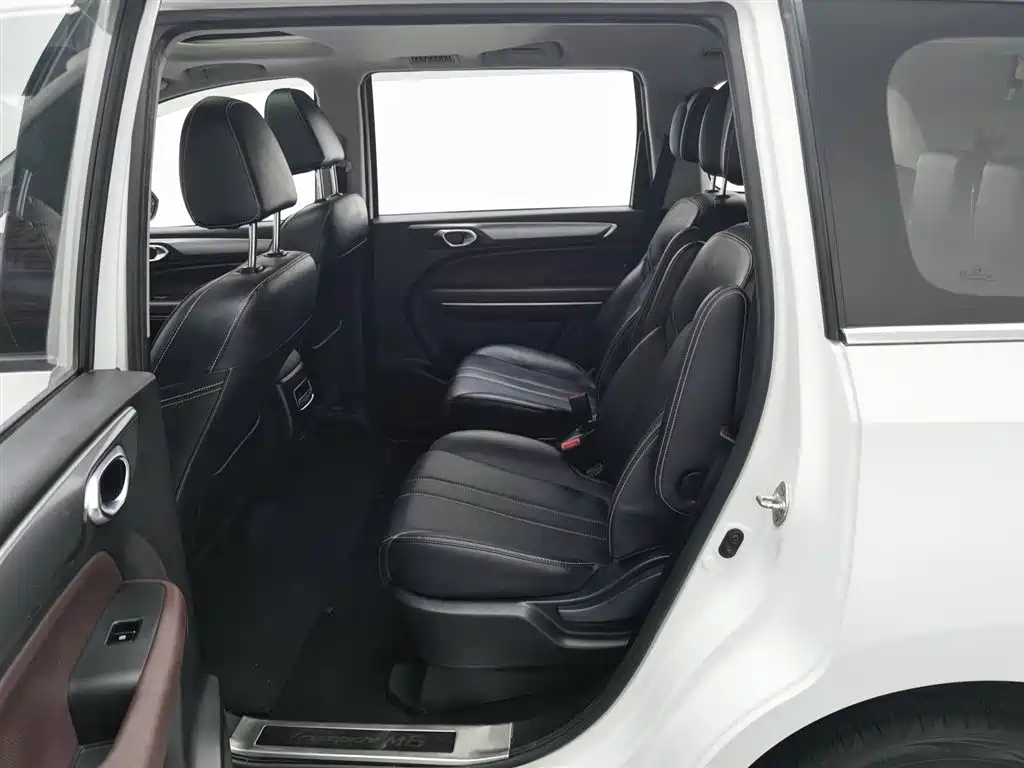 GAC Motor Trumpchi M6 2023 — фото 15