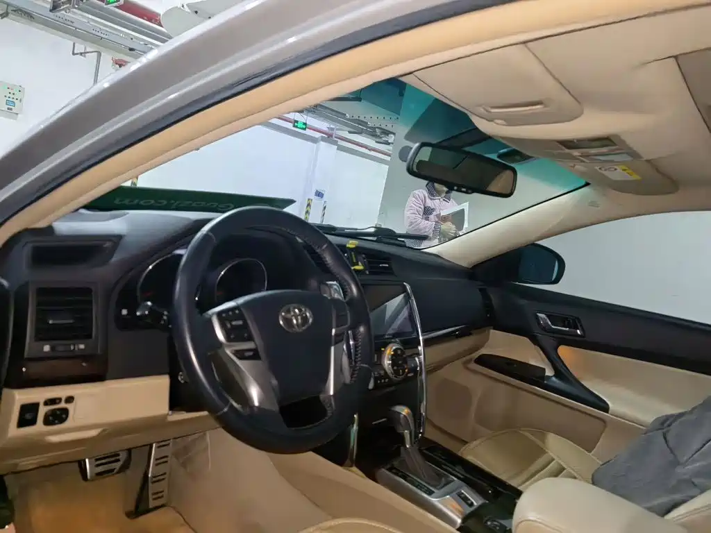 Toyota Reiz 2010
