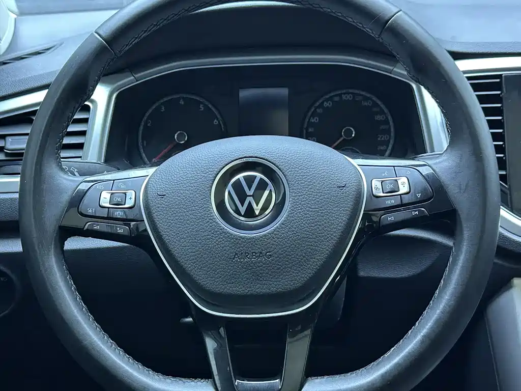 Volkswagen T-Roc 2022 — фото 12
