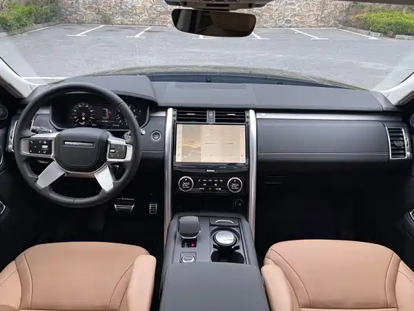 Land Rover Discovery 2023