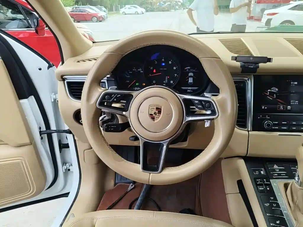 Porsche Macan 2016 — фото 11