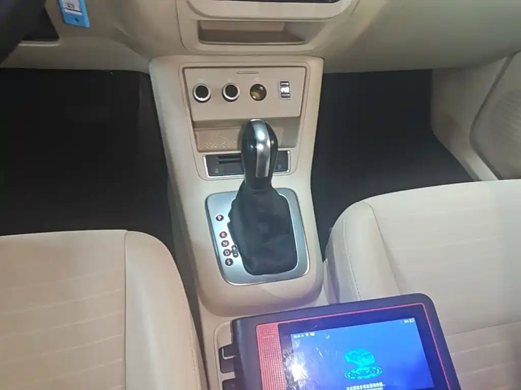 Volkswagen Tiguan 2015 — фото 14