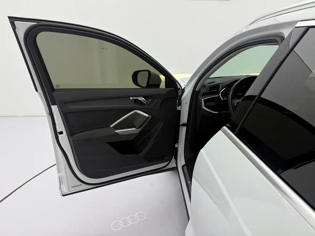 Audi Q3 2022 — фото 20