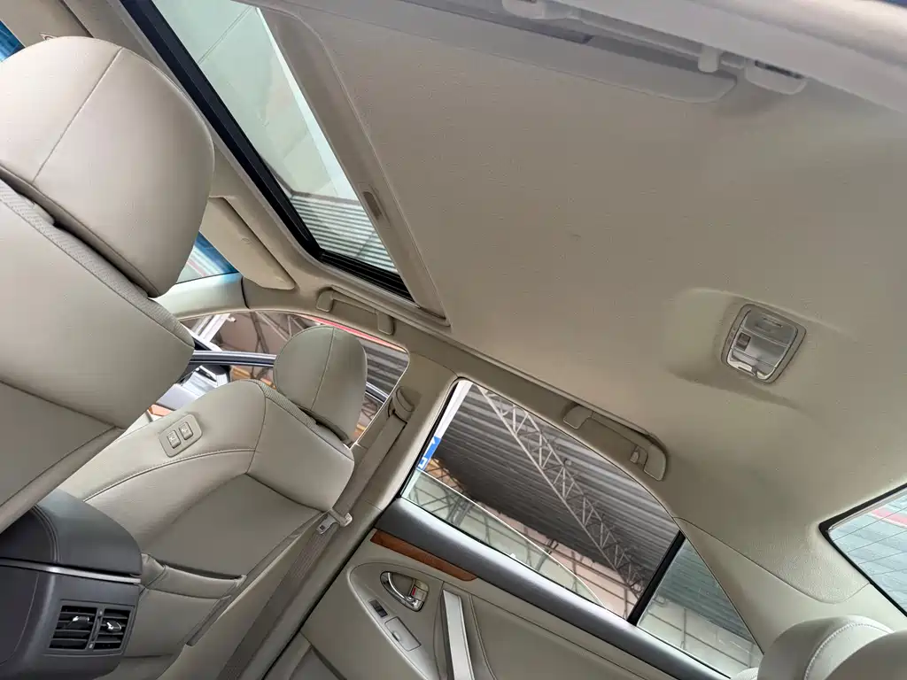 Toyota Camry 2013 — фото 26