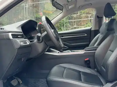 Geely Emgrand 2022