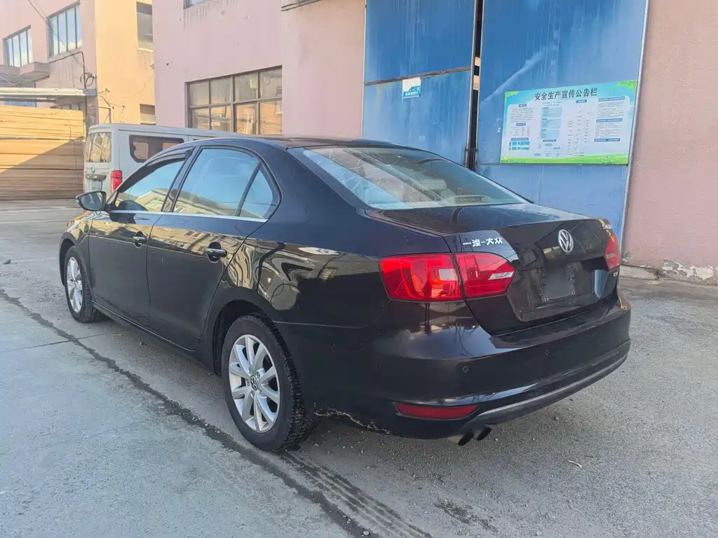 Volkswagen Sagitar 2013