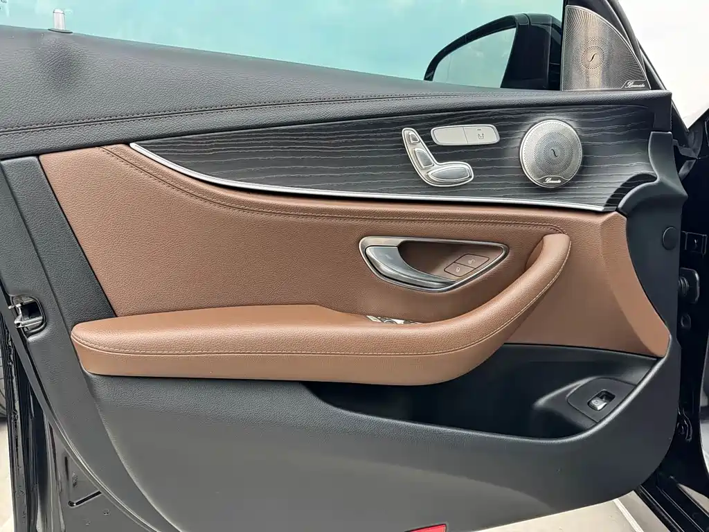 Mercedes-Benz E-Class 2020 — фото 8