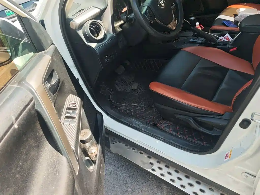 Toyota RAV4 2016 — фото 14