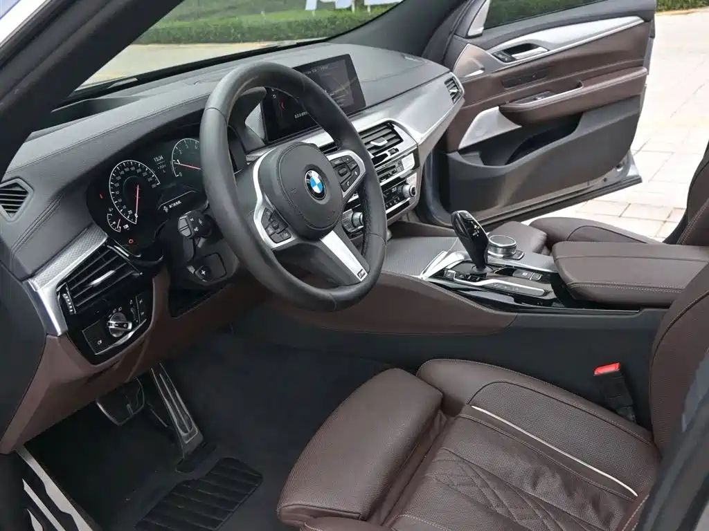 BMW 6 Series GT 2019 — фото 10