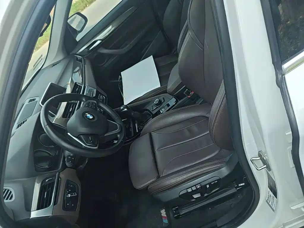 BMW X1 2018 — фото 15