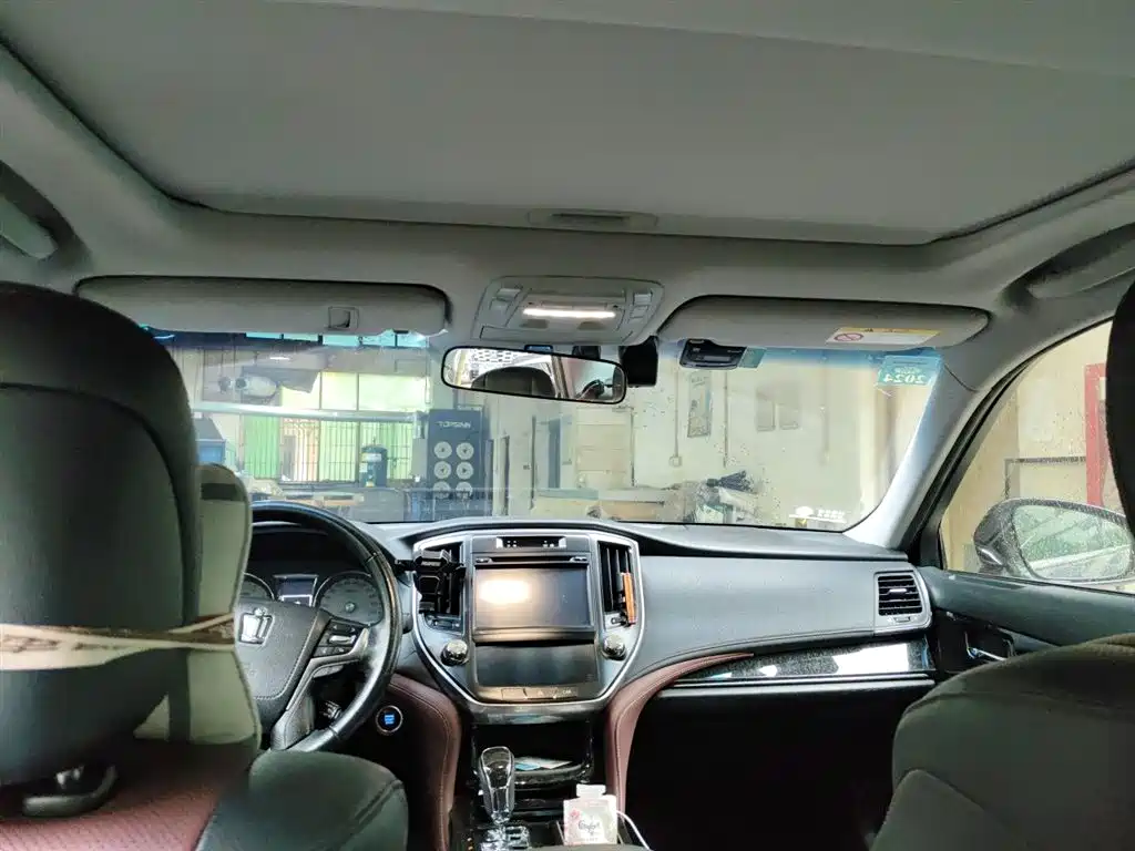 Toyota Crown 2018 — фото 14