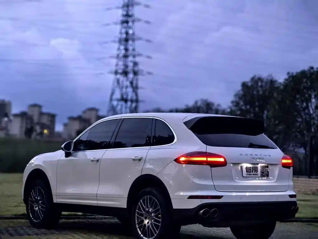 Porsche Cayenne 2015 — фото 4