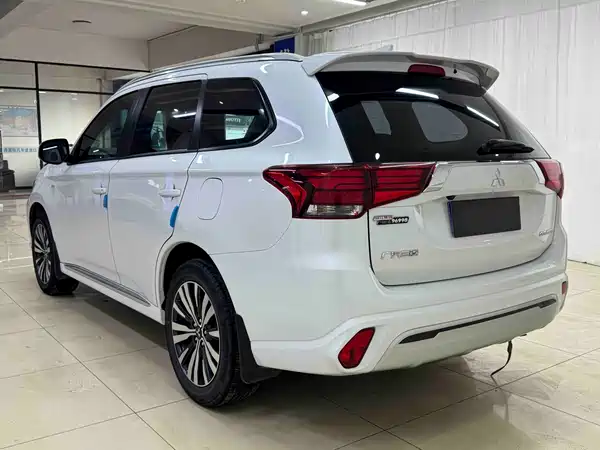 Mitsubishi Outlander 2021