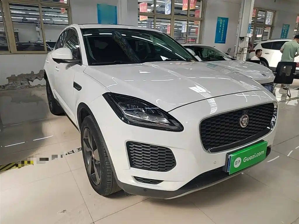 Jaguar E-PACE 2021 — фото 4