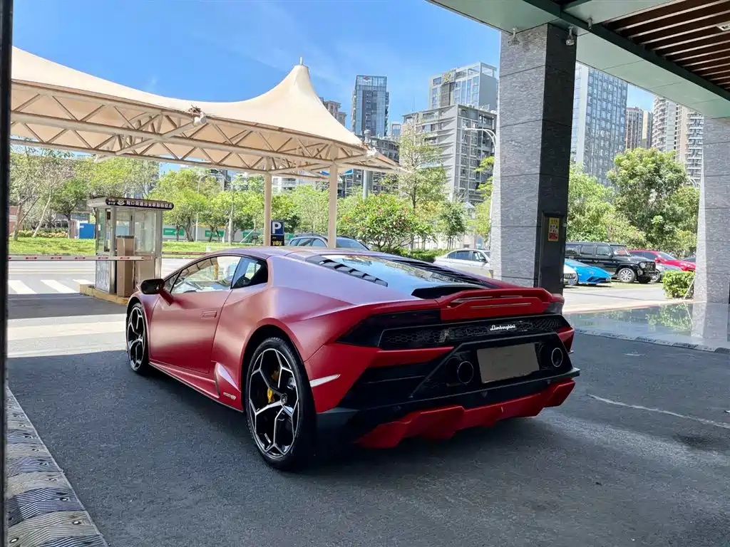 Lamborghini Huracán 2021