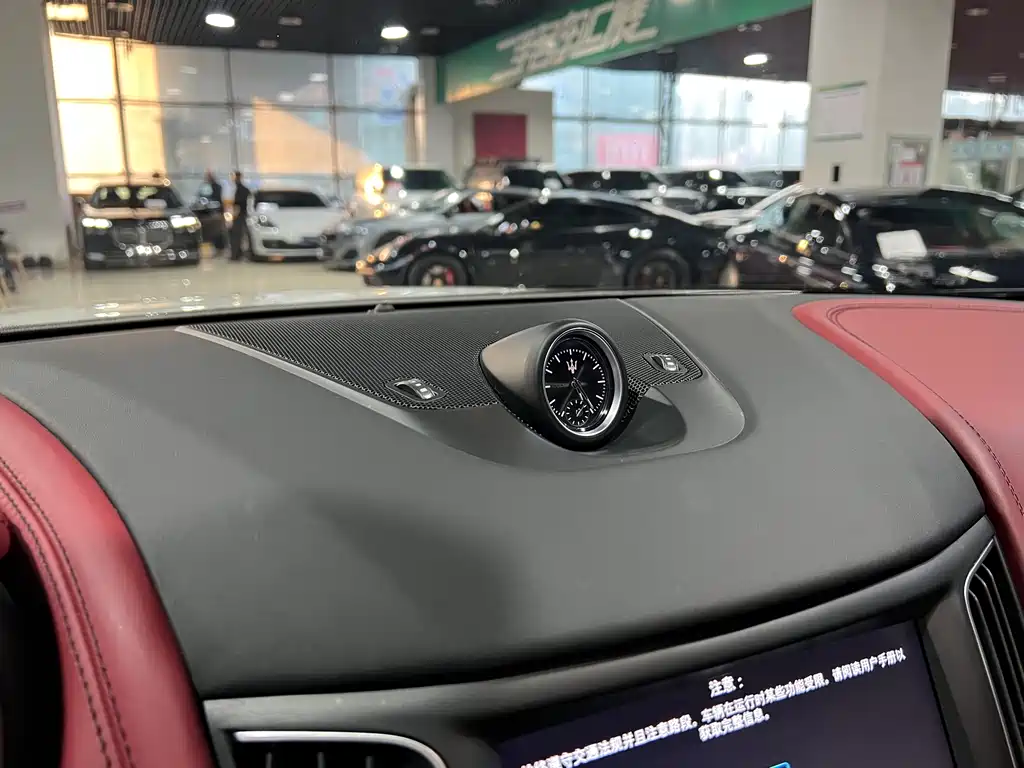 Maserati Levante 2020 — фото 16