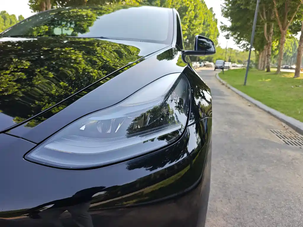 Tesla Model Y 2023 — фото 11
