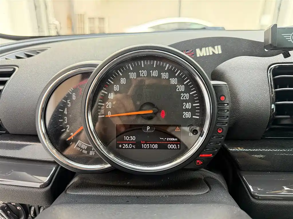 MINI Clubman 2017 — фото 13
