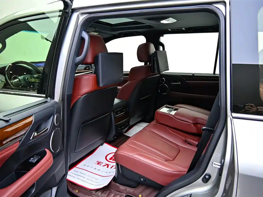 Lexus LX 2018 — фото 13