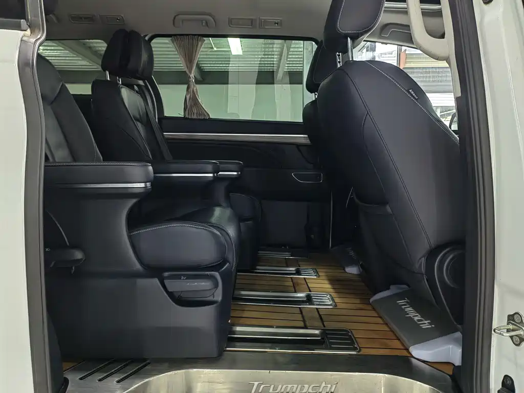 GAC Motor Trumpchi M8 2023 — фото 17