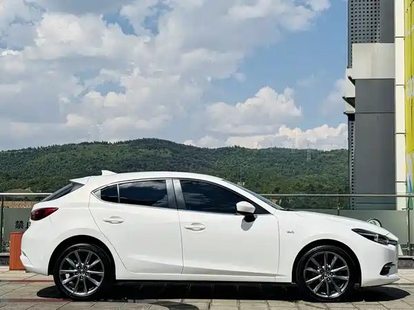 Mazda 3 Axela 2017