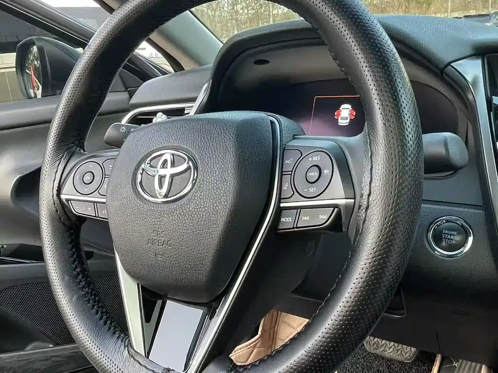 Toyota Camry 2023 — фото 10