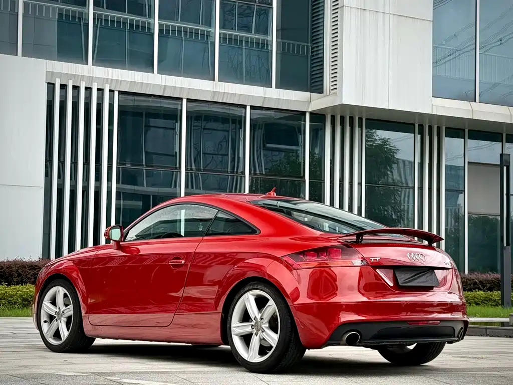 Audi TT 2011 — фото 5