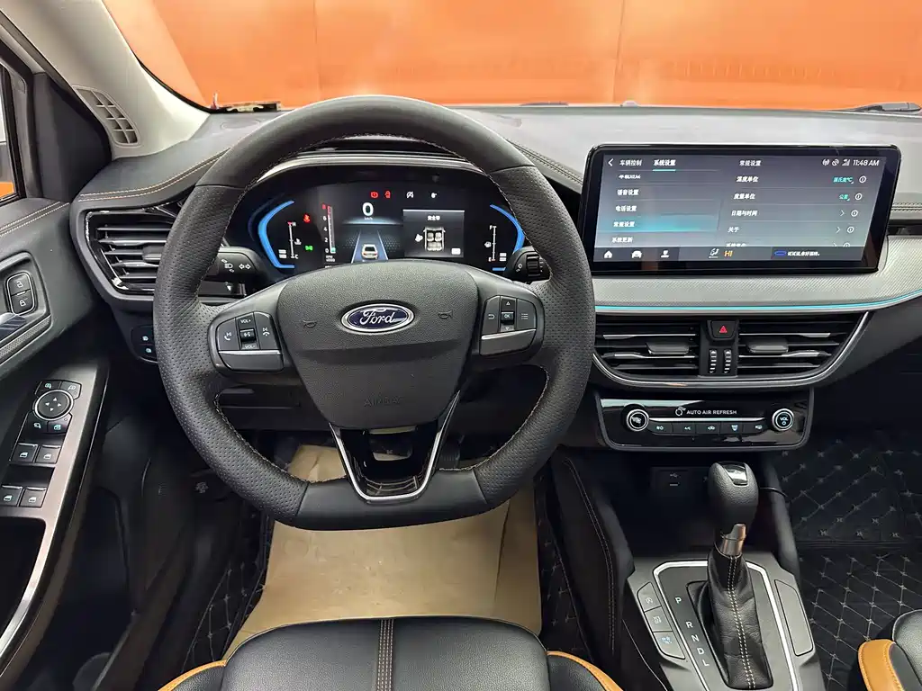 Ford Focus 2023 — фото 12