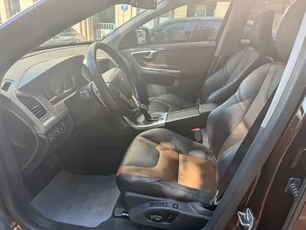 Volvo XC60 2015