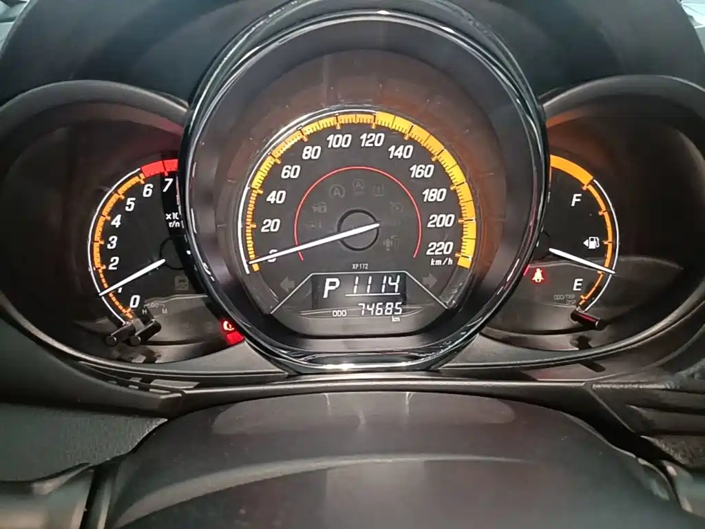 Toyota Yaris L 2022 — фото 12