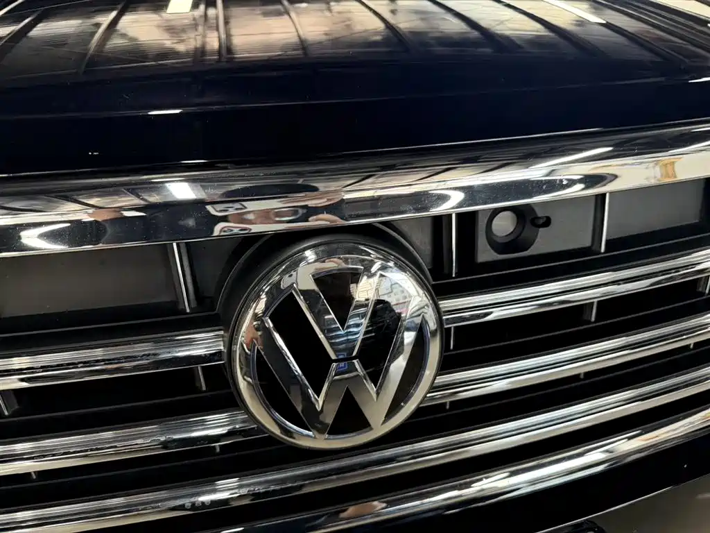 Volkswagen Touareg 2019 — фото 13