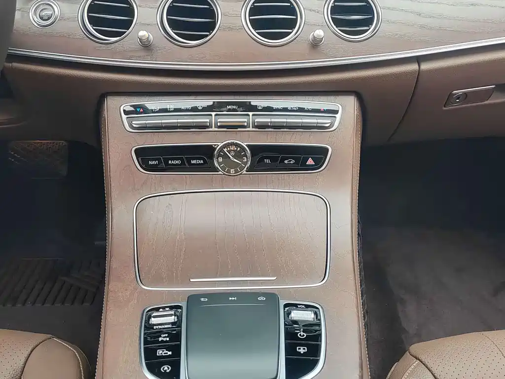 Mercedes-Benz E-Class 2019 — фото 8