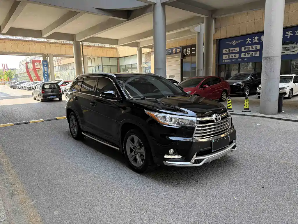 Toyota Highlander 2018 — фото 3