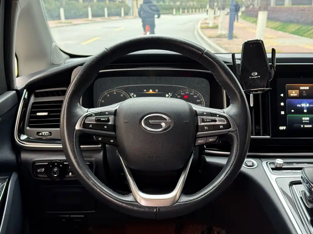 GAC Motor Trumpchi M8 2022 — фото 7