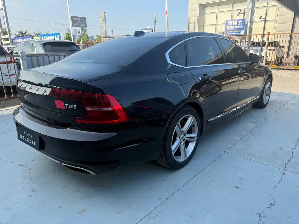 Volvo S90 2019 — фото 12