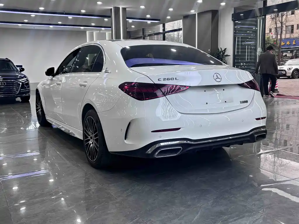 Mercedes-Benz C-Class 2023 — фото 9