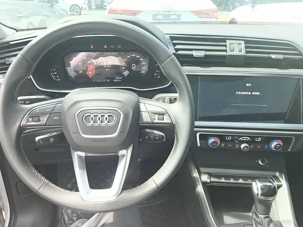 Audi Q3 2023 — фото 10