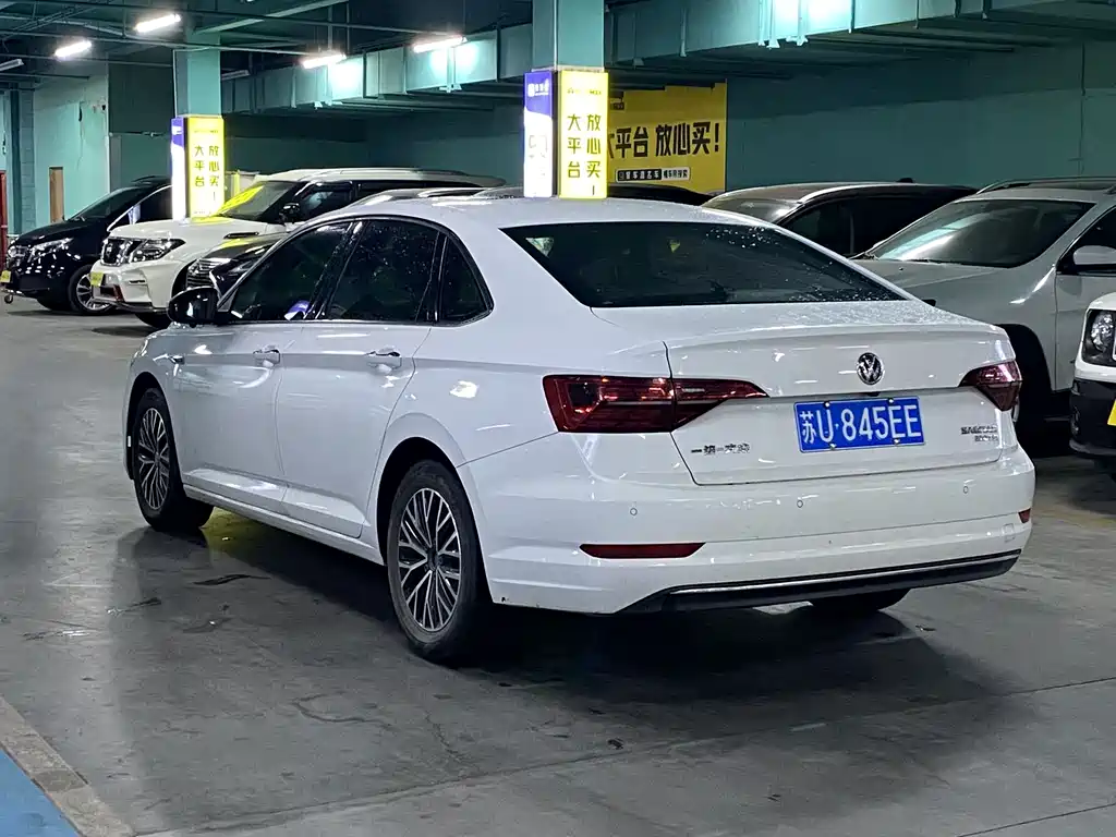 Volkswagen Sagitar 2020