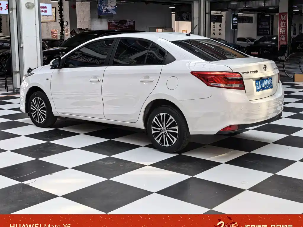 Toyota Yaris L 2020 — фото 10