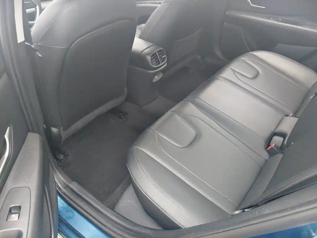 Hyundai Elantra 2022 — фото 10
