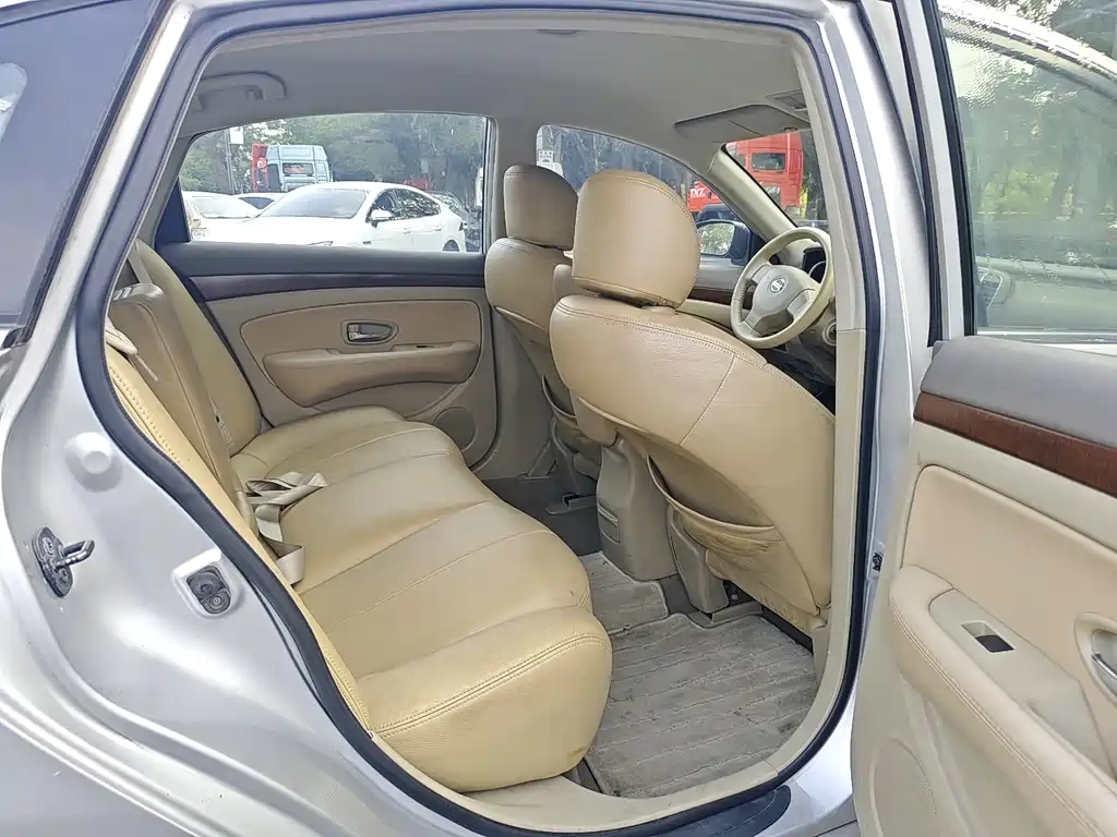 Nissan Sylphy 2010 — фото 9