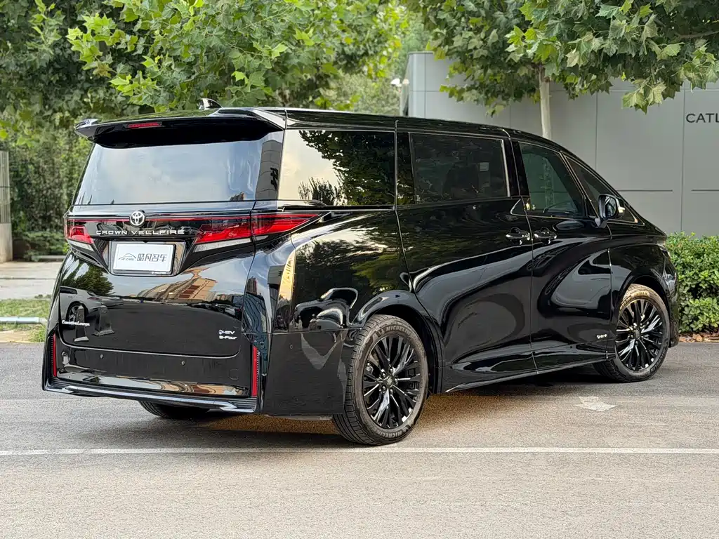 Toyota Vellfire 2024 — фото 3