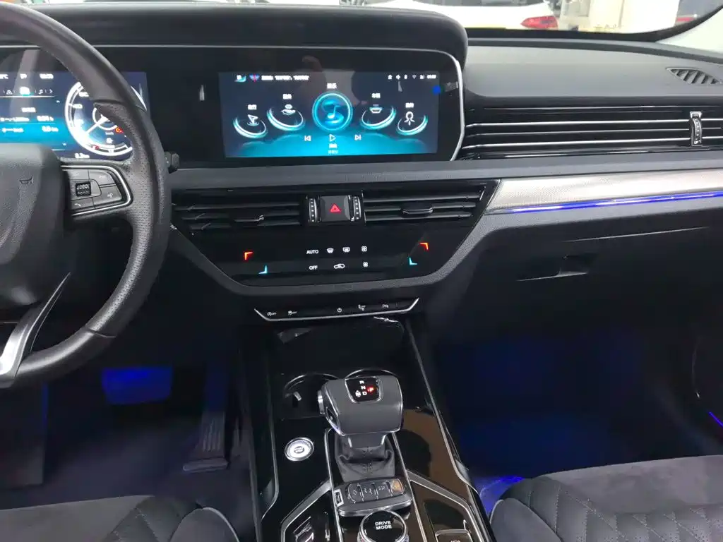 Hongqi HS5 2022