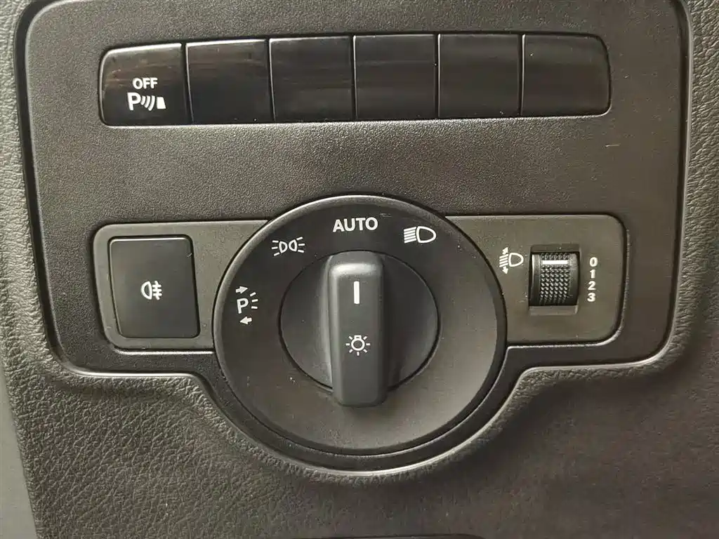 Mercedes-Benz Vito 2016 — фото 21