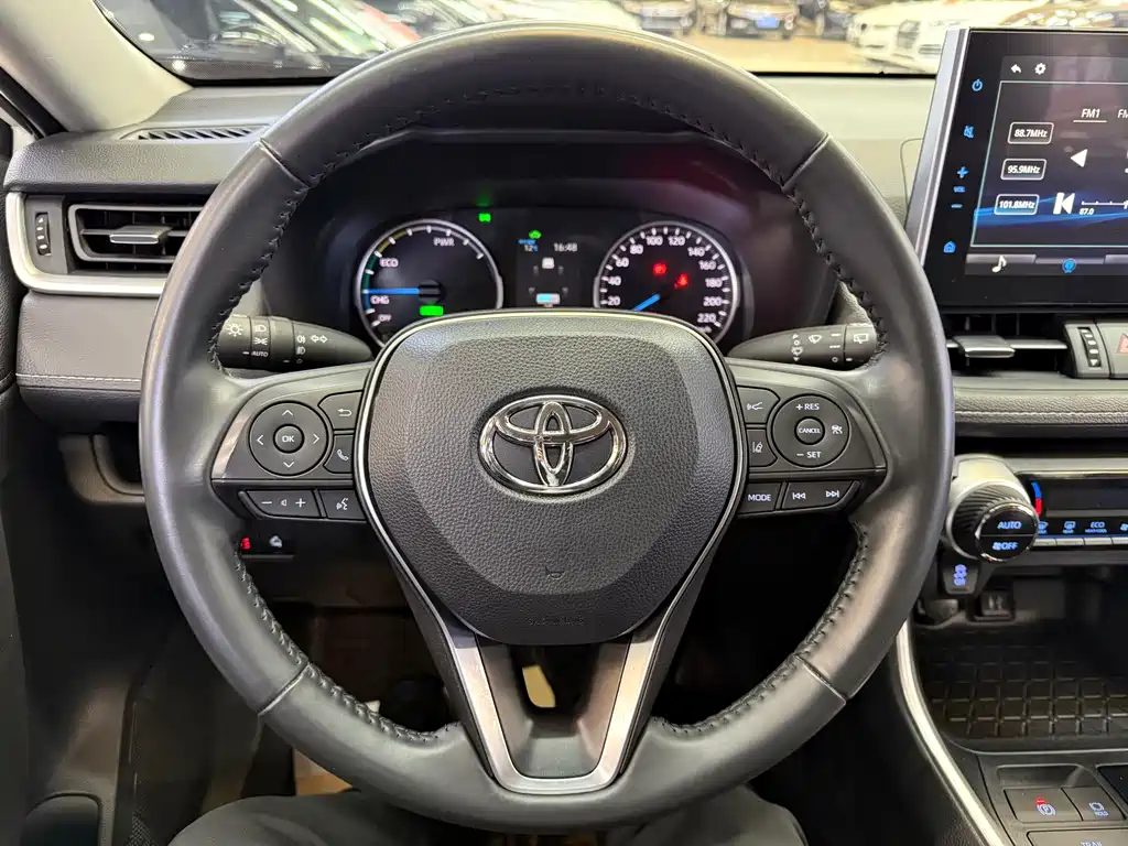 Toyota Wildlander 2022 — фото 14