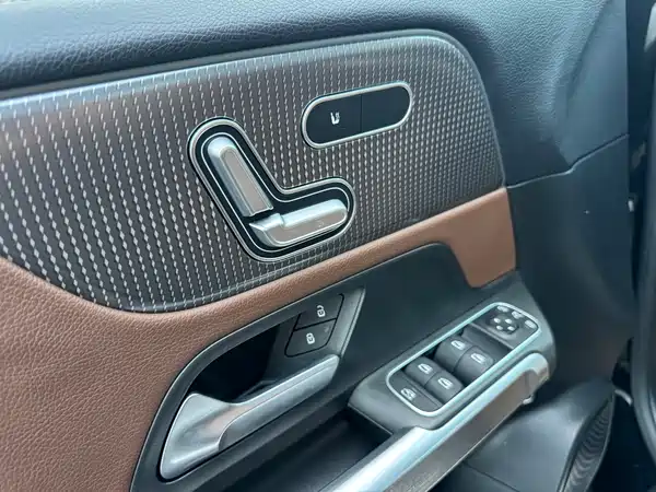 Mercedes-Benz GLB 2021