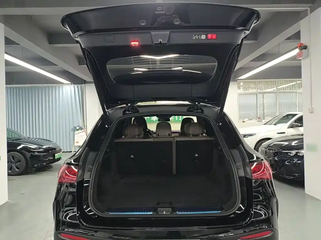 Mercedes-Benz EQE SUV 2023 — фото 19