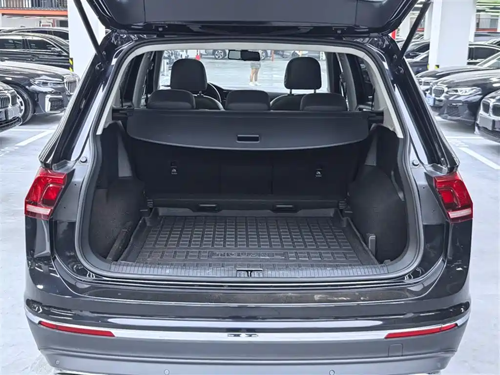 Volkswagen Tiguan L 2020 — фото 16